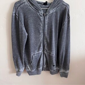 Lightweight extremely comfy zip up size large!
